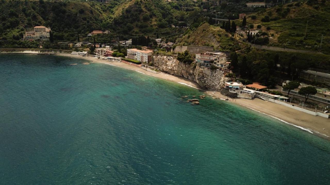 Mare Roccia Beachfront Apartment ตาออร์มินา ภายนอก รูปภาพ